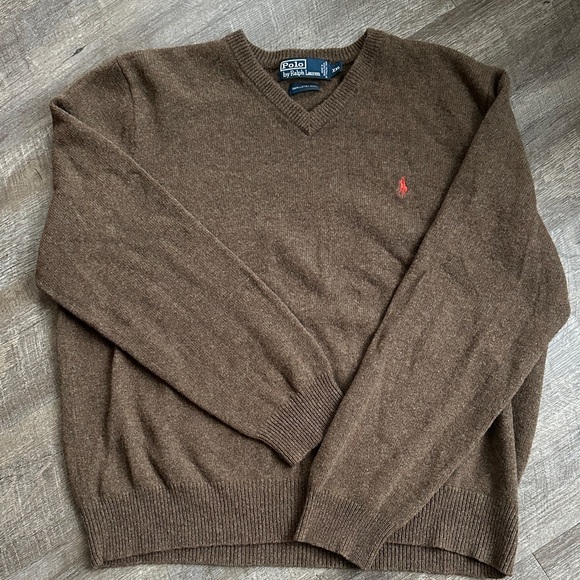 Polo Ralph Lauren Men's V-Neck Sweater in Rich Brown - Picture 1 of 4